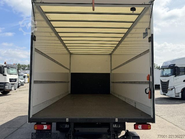 Transporter mit Koffer IVECO 70C18HA8/P