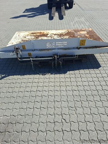 Laser cutting machine / Sheet metal scrap / TRUMPF Restgitterpalette / Holztransport