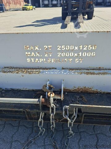 Laser cutting machine / Sheet metal scrap / TRUMPF Restgitterpalette / Holztransport