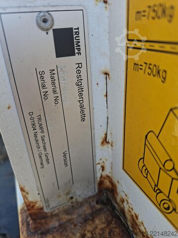 Laser cutting machine / Sheet metal scrap / TRUMPF Restgitterpalette / Holztransport