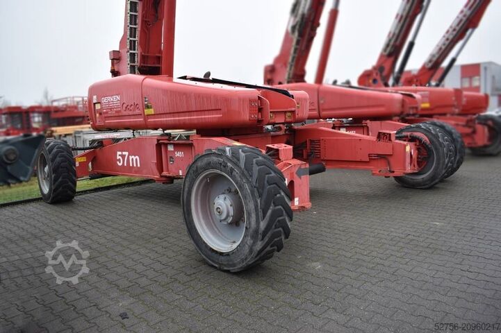 Telescopic boom lift Genie SX 180