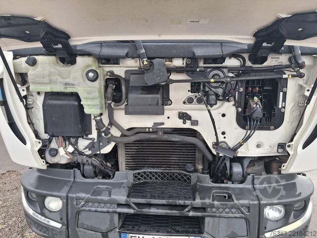 LKW mit Kofferaufbau RENAULT D12-210 - E6 - PROBLEME CHAUFFE MOTEUR