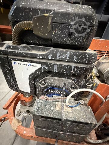 Straßenmarkierungsmaschine CMC AR30PROP-AVH