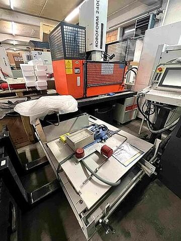 Senkerodiermaschine CHARMILLES Roboform 2400