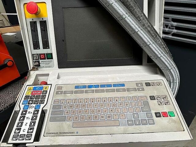 Senkerodiermaschine CHARMILLES Roboform 2400
