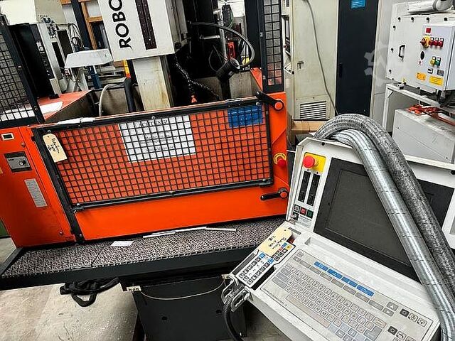 Senkerodiermaschine CHARMILLES Roboform 2400