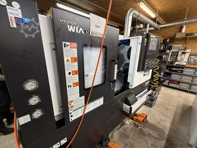 CNC-Dreh- und Fräszentrum HYUNDAI WIA SE 2200 LSYA