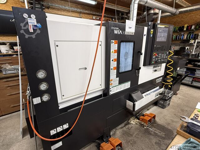 CNC-Dreh- und Fräszentrum HYUNDAI WIA SE 2200 LSYA