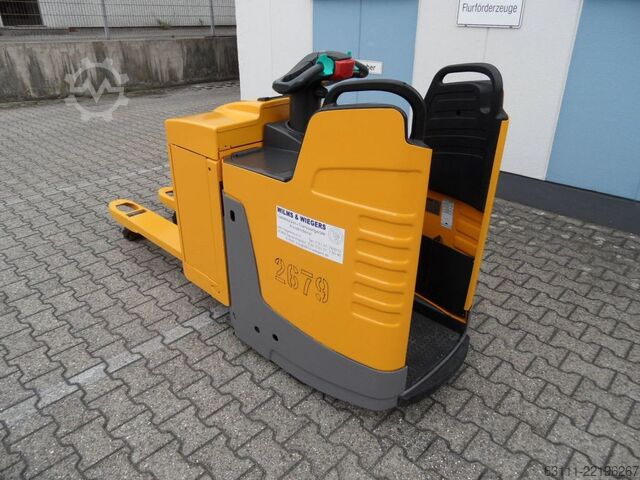 Niederhubwagen Jungheinrich ERE 225 - elektr. Lenkung - Plattform