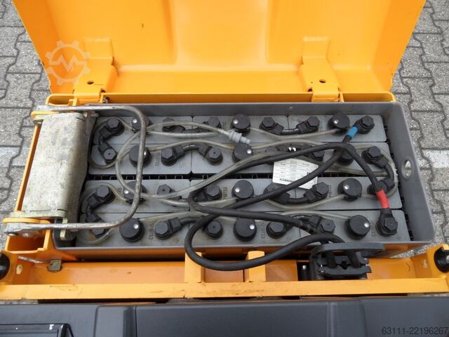 Niederhubwagen Jungheinrich ERE 225 - elektr. Lenkung - Plattform