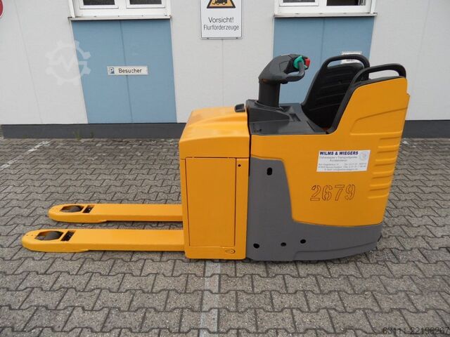 Niederhubwagen Jungheinrich ERE 225 - elektr. Lenkung - Plattform