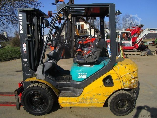 Diesel Forklift Komatsu FD25T - Triplex-Freihub 4,70m + Seitenschieber