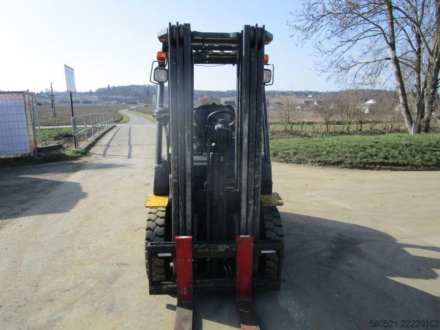 Diesel Forklift Komatsu FD25T - Triplex-Freihub 4,70m + Seitenschieber