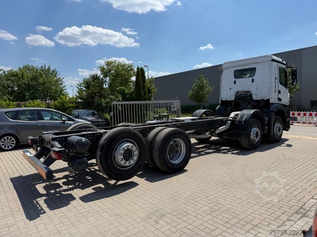 LKW-Fahrgestell MERCEDES-BENZ Arocs 3445 Fahrgestell 8X2/RECHTSLENKER/Retarder