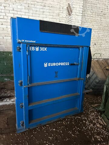 Vertikale Ballenpresse Europress von CK Europress EB30