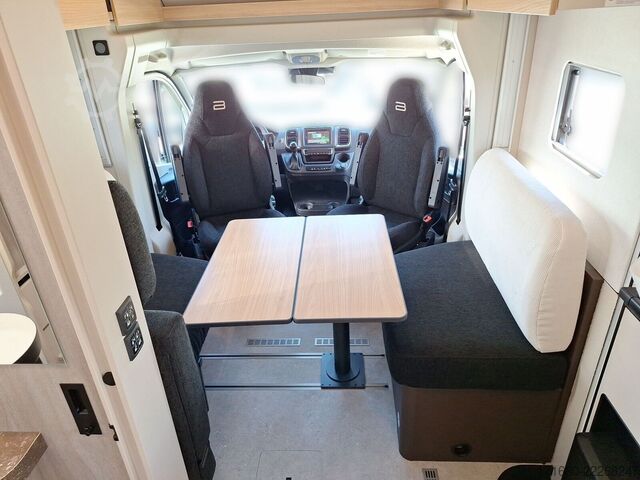Teilintegriertes Wohnmobil BÜRSTNER Signature SFT 7.1 Markise, grau/gold