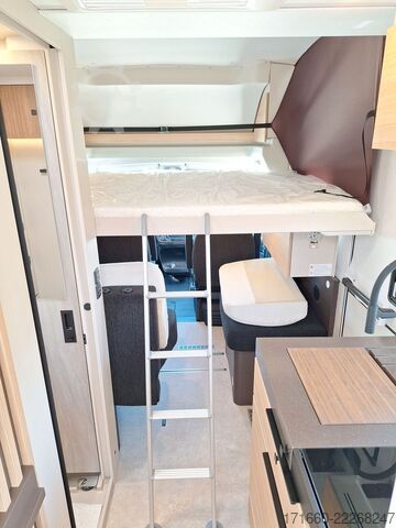 Teilintegriertes Wohnmobil BÜRSTNER Signature SFT 7.1 Markise, grau/gold