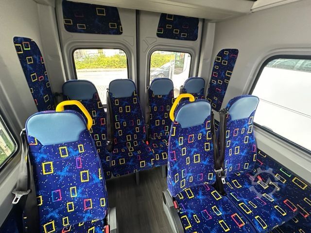 City bus MERCEDES-BENZ Sprinter Niederflur 17+6 Automatik Klima