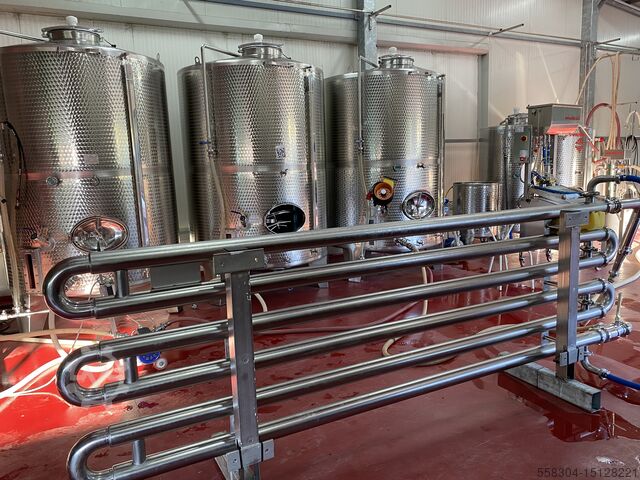 Processing line for stone fruit. Sraml destoner and puree processing line