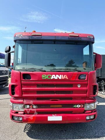 Flatbed truck SCANIA CV P 124