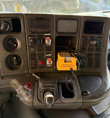 Flatbed truck SCANIA CV P 124