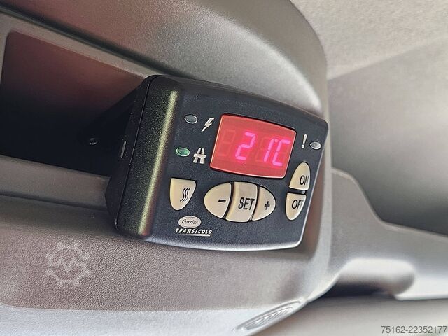 Kühlkastenwagen RENAULT MASTER 2.3 Koelwagen Laadklep!