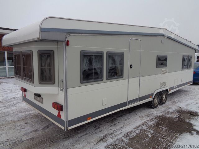 Wohnwagen HOBBY Landhaus 720 UML *Vorzelt*