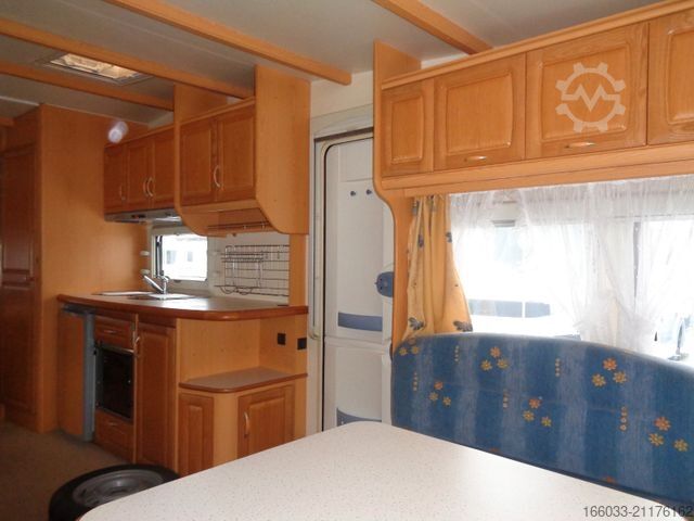 Wohnwagen HOBBY Landhaus 720 UML *Vorzelt*