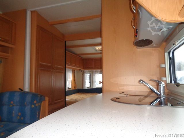 Wohnwagen HOBBY Landhaus 720 UML *Vorzelt*