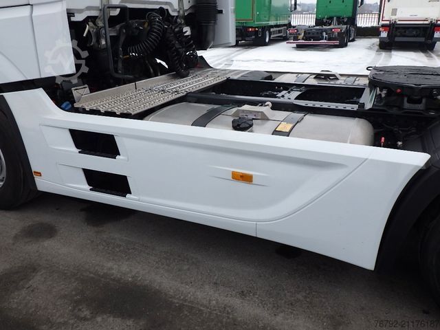 Standard SZM MERCEDES-BENZ 1851 LS Actros 5 GigaSpace/Ret./2xTank/Standklim