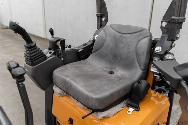 Mini excavator CASE CX12D
