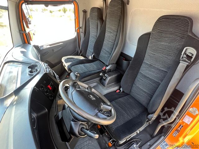 Sonderausbau-Transporter MERCEDES-BENZ Atego 821 L Pritsche6,10m/3 Sitze/Nur 70 tkm/Top