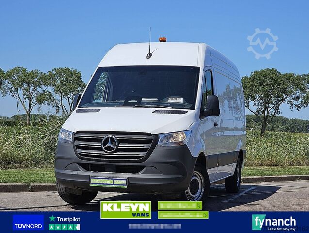 High-roof van MERCEDES-BENZ SPRINTER 311 L2H2 MBUX10  RWD