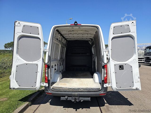High-roof van MERCEDES-BENZ SPRINTER 311 L2H2 MBUX10  RWD