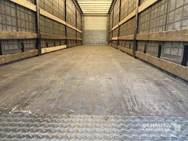 Auflieger mit Pritsche & Plane Schmitz Cargobull Semitrailer Curtainsider Mega