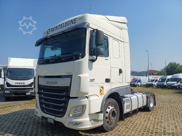 Standard tractor unit DAF XF460