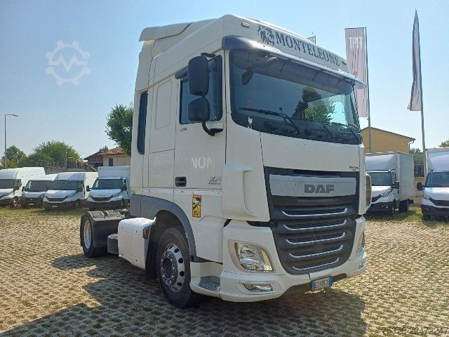 Standard tractor unit DAF XF460