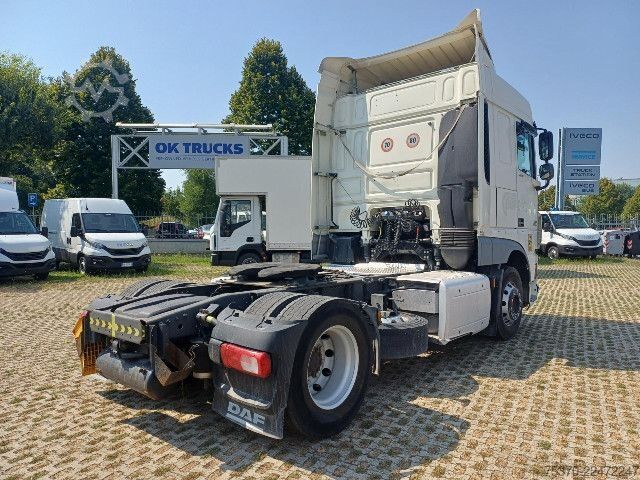 Standard tractor unit DAF XF460
