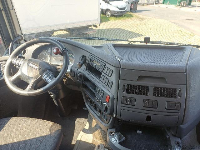 Standard tractor unit DAF XF460