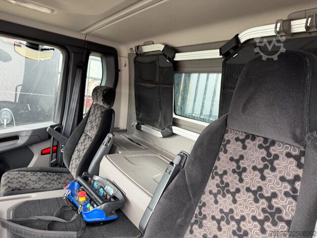 Kranwagen Scania P370 XT 6x2 HMF 3220-K6+Fly jib FJ600-K3 Euro 6D