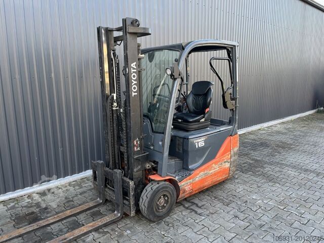 Electric 3-wheel forklift Toyota 8FBE16T