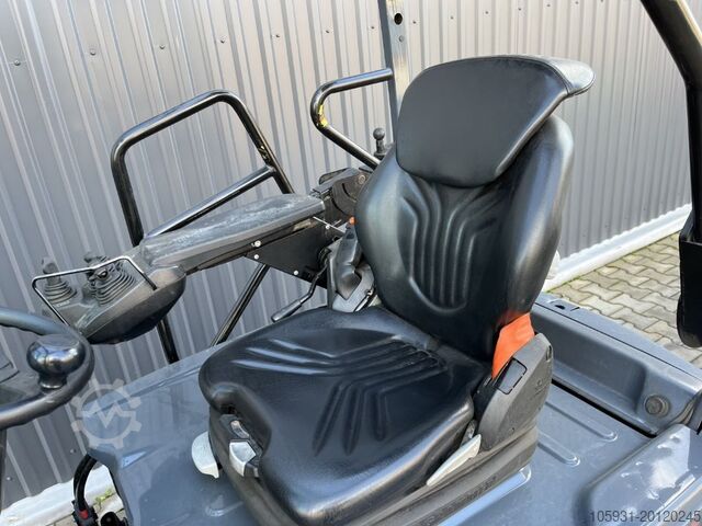 Electric 3-wheel forklift Toyota 8FBE16T