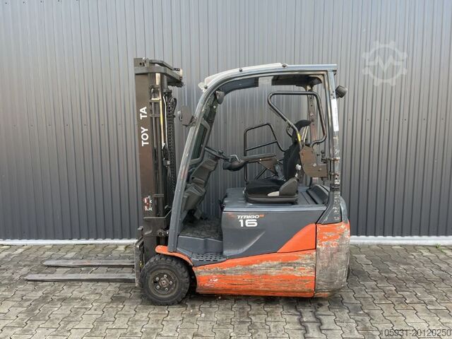 Electric 3-wheel forklift Toyota 8FBE16T