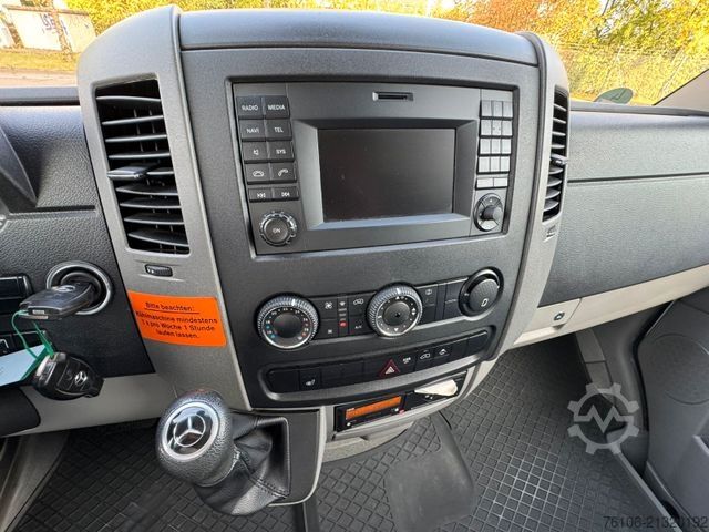 Refrigerator body van MERCEDES-BENZ Sprinter 519 CDI Tiefkühlkoffer *Ahk*Thermoking*