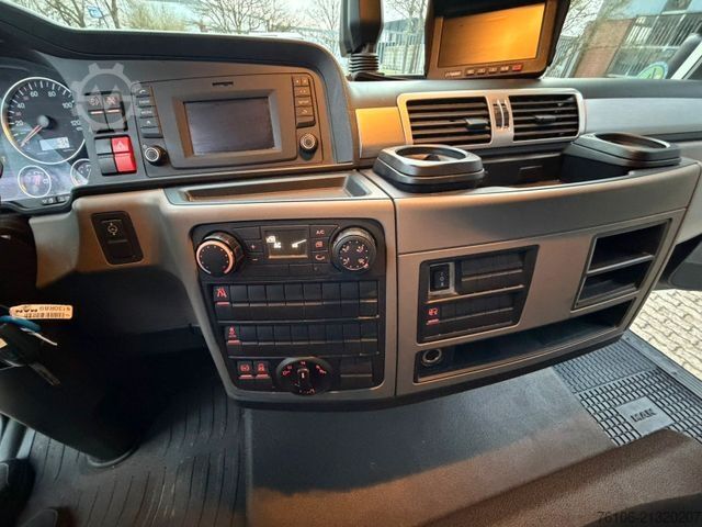 Box van MAN TGL 8.190  Isolier Koffer mit Ladebordwand