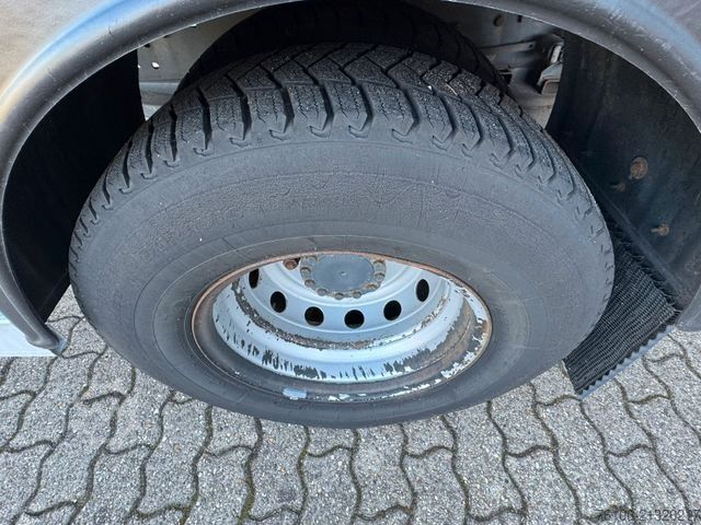 Box van IVECO Daily 70C17 Koffer mit Ladebordwand*4 STÜCK*