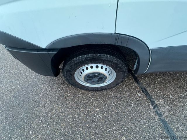 Transporter mit Koffer IVECO Daily 35S16 Koffer mit Ladebordwand *Klima-aut.*