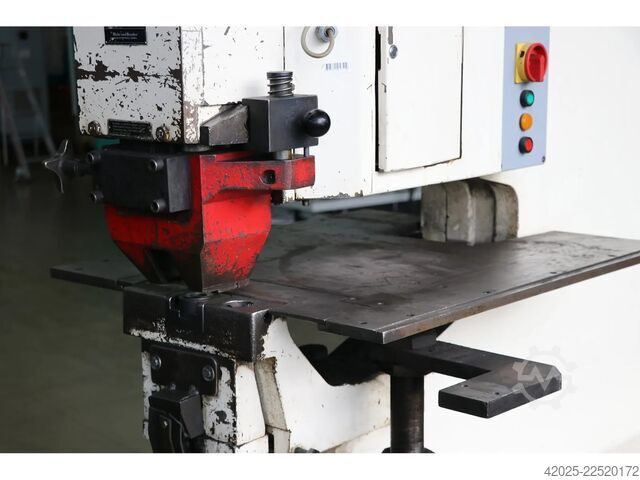 Lochstanzmaschine MUBEA HP 1000 / 760