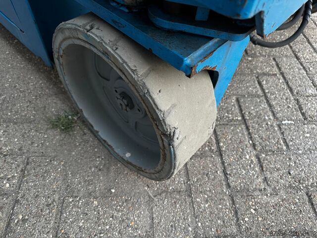 Scissor lift Genie GS4047 GS4047 Schaarhoogwerker Schaarlift (2013)
