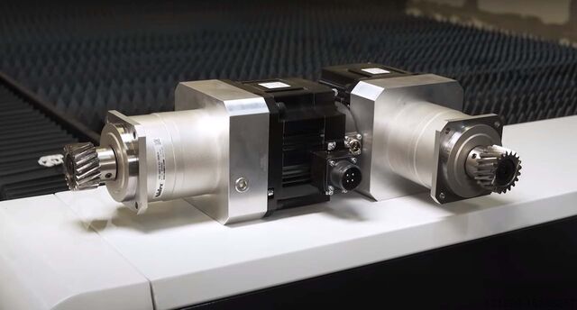 Metallschneidemaschine 1530 Wattsan 1530 Rotatory Cabin